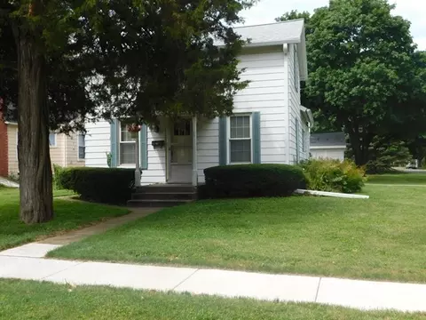 714 N 8th St, Rochelle, IL 61068