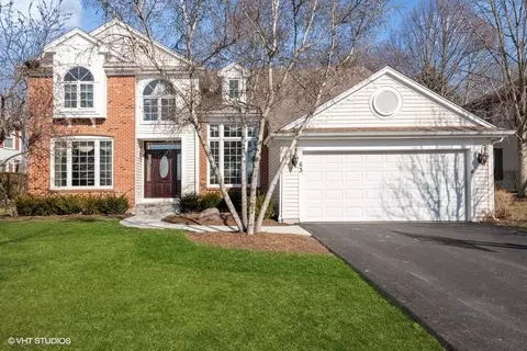63 S Royal Oak Dr, Vernon Hills, IL 60061