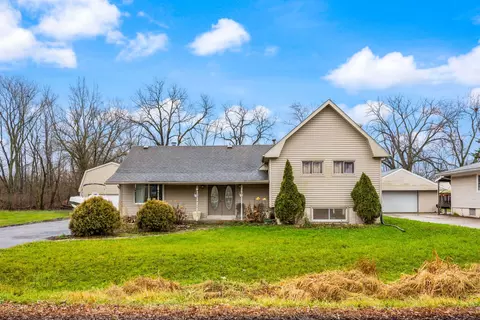 1421 W Broadview Ave, Crete, IL 60417