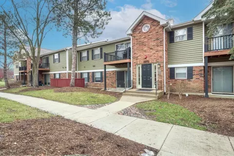 1573 Raymond Dr #203, Naperville, IL 60563