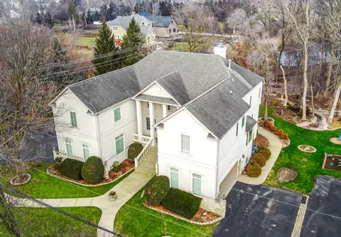 15 W678 74th St, Burr Ridge, IL 60527