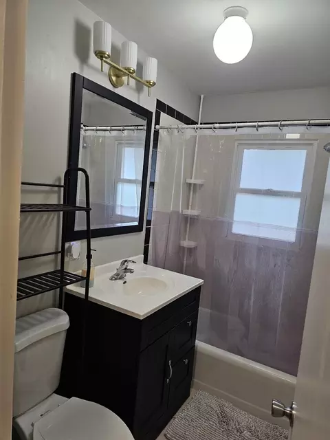 Bath - 111 W Cypress St, Normal, IL 61761 photo 2 of 2