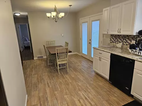 Dining - 111 W Cypress St, Normal, IL 61761 photo 3 of 5