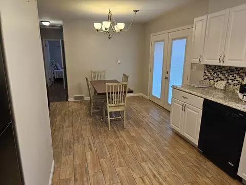 Dining - 111 W Cypress St, Normal, IL 61761 photo 4 of 5
