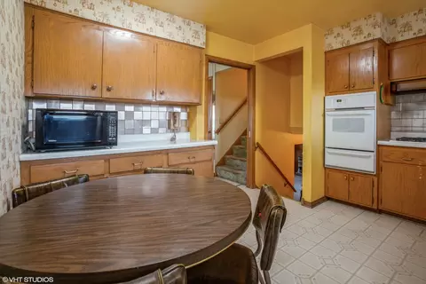 457 Pinecroft Dr, Roselle, IL 60172 photo 6