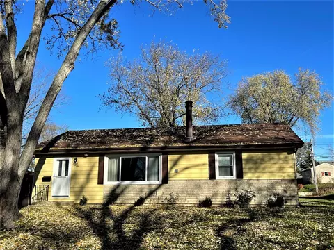 1506 Poplar St, Holiday Hills, IL 60051