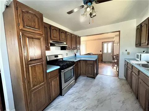 1506 Poplar St, Holiday Hills, IL 60051 photo 9