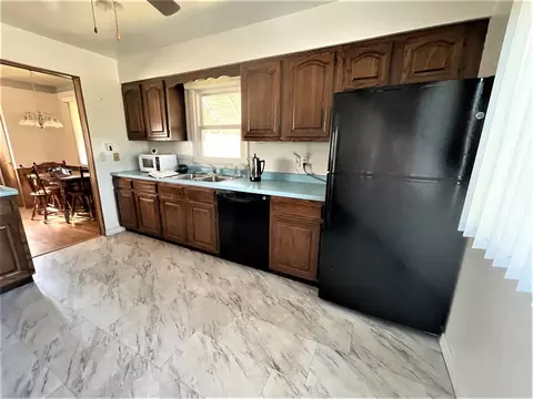 1506 Poplar St, Holiday Hills, IL 60051 photo 8