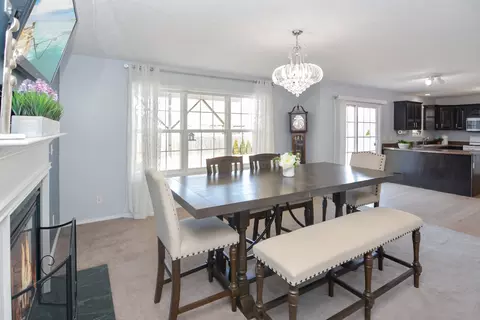 Dining - 2277 Elwood Ln, Normal, IL 61761 photo 2 of 9