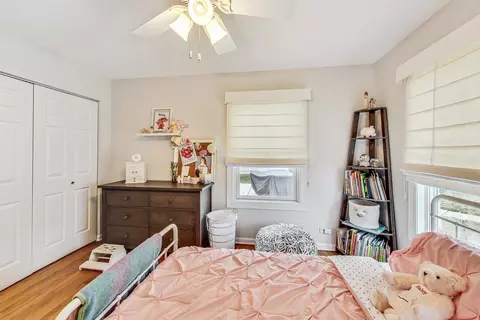 Bedroom - 289 Park Ave, Wheeling, IL 60090 photo 5 of 6