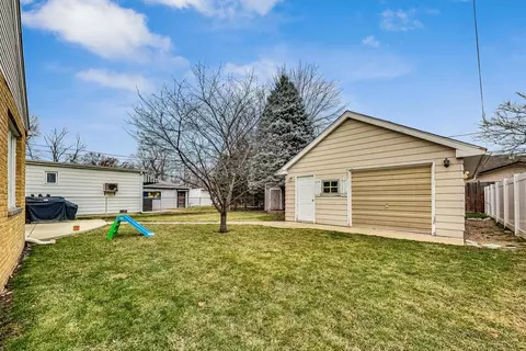 Exterior - 289 Park Ave, Wheeling, IL 60090 photo 7 of 14