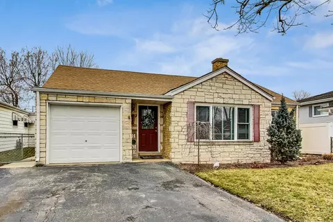 Exterior - 289 Park Ave, Wheeling, IL 60090 photo 2 of 14