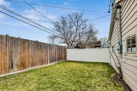 Exterior - 289 Park Ave, Wheeling, IL 60090 photo 10 of 14