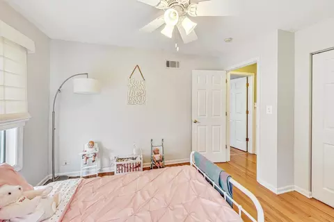 Bedroom - 289 Park Ave, Wheeling, IL 60090 photo 6 of 6