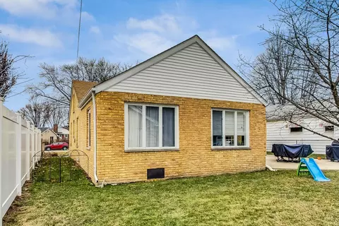 Exterior - 289 Park Ave, Wheeling, IL 60090 photo 4 of 14