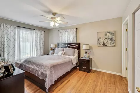 Bedroom - 289 Park Ave, Wheeling, IL 60090 photo 1 of 6