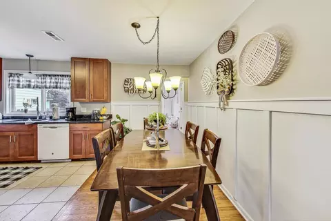 Dining - 289 Park Ave, Wheeling, IL 60090 photo 2 of 3