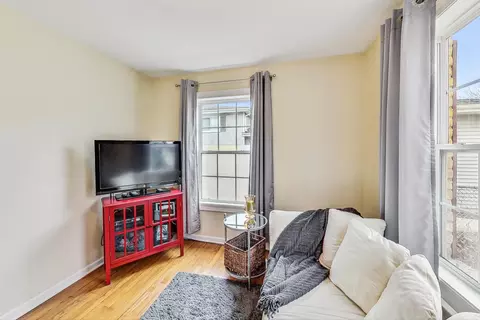 Living - 289 Park Ave, Wheeling, IL 60090 photo 5 of 5