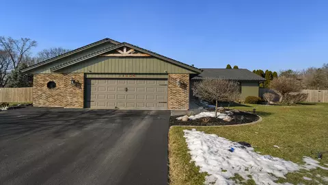 11134 Valentine Ct, Roscoe, IL 61073