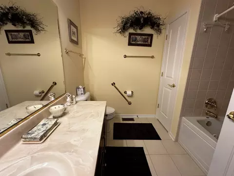730 Fox Trail Ter, Cary, IL 60013 photo 11