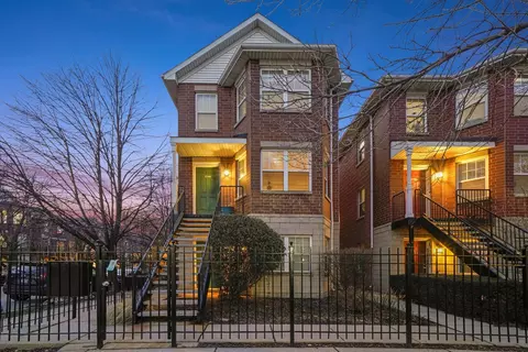 1144 N Howe St #B, Chicago, IL 60610