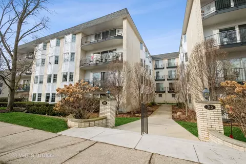 701 Ridge Rd #4DS, Wilmette, IL 60091