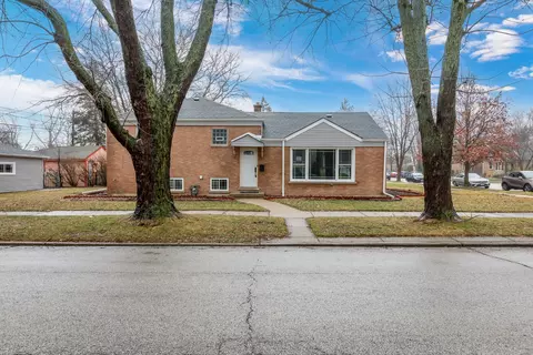 8257 Hamlin Ave, Skokie, IL 60076