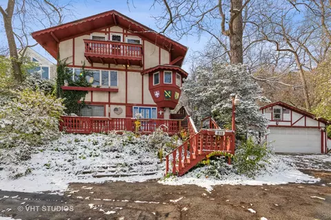 916 S Main St, Algonquin, IL 60102