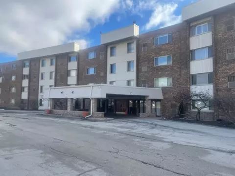 841 N York St #430, Elmhurst, IL 60126