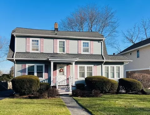 419 S Harvard Ave, Villa Park, IL 60181