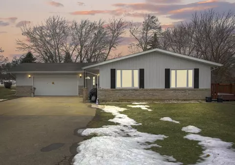 11605 Wilmot Rd, Twin Lakes, WI 53181