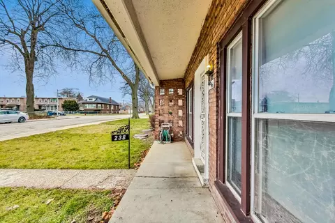 238 E 92nd St, Chicago, IL 60619 photo 2