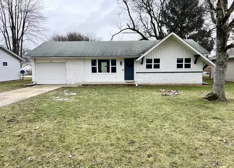 1016 Spruce St, Sandwich, IL 60548