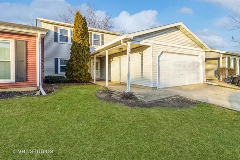 386 Hilton Dr, Glendale Heights, IL 60139