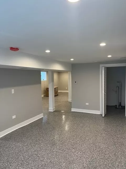 6919 S Campbell Ave, Chicago, IL 60629 photo 13
