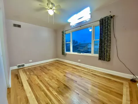 9268 Hamlin Ave, Des Plaines, IL 60016 photo 17