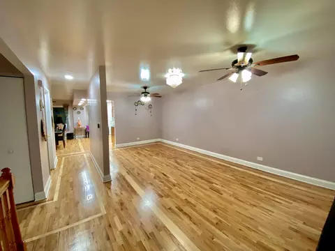 9268 Hamlin Ave, Des Plaines, IL 60016 photo 4