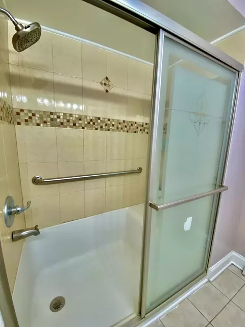 9268 Hamlin Ave, Des Plaines, IL 60016 photo 11