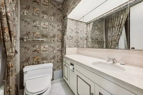 180 E Pearson St #7002, Chicago, IL 60611 photo 19