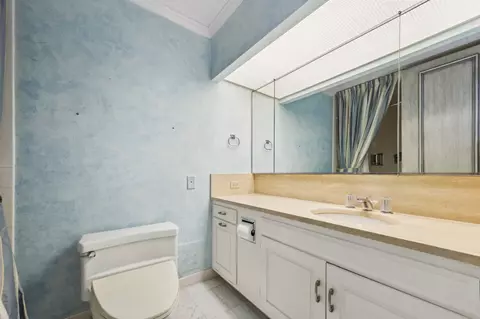 180 E Pearson St #7002, Chicago, IL 60611 photo 18