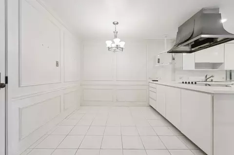 180 E Pearson St #7002, Chicago, IL 60611 photo 9