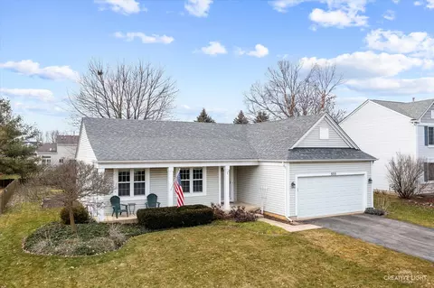 333 Persimmon Ln, Oswego, IL 60543