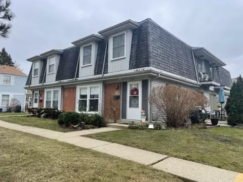 2221 Andover Ct, Schaumburg, IL 60194