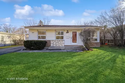 1417 Sunset Ridge Rd, Northbrook, IL 60062