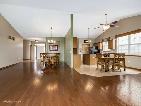 Living - 17224 Como Ave, Lockport, IL 60441 photo 1 of 2