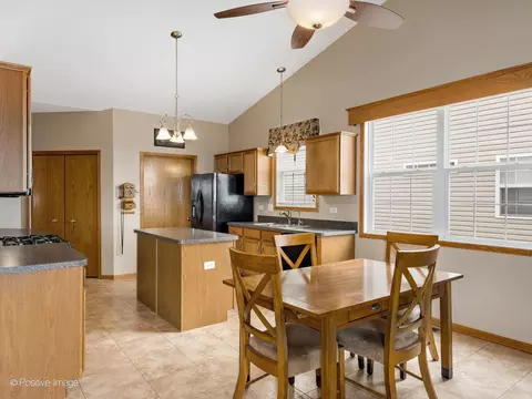 Kitchen - 17224 Como Ave, Lockport, IL 60441 photo 1 of 4