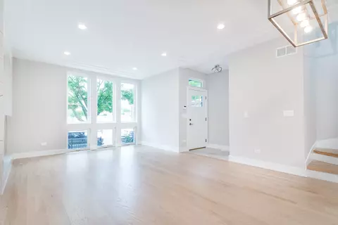 4502 N Spaulding Ave, Chicago, IL 60625 photo 3