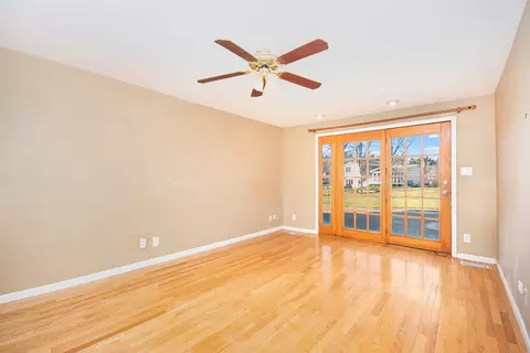 1010 Concord Ln, Hoffman Estates, IL 60192 photo 12
