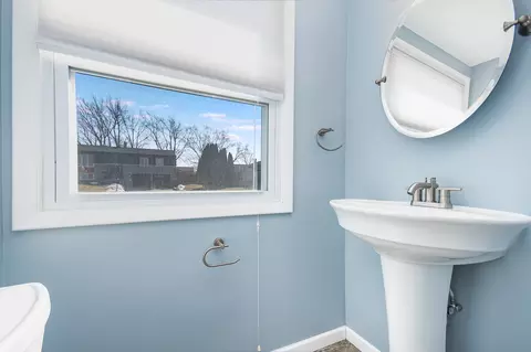 1010 Concord Ln, Hoffman Estates, IL 60192 photo 13