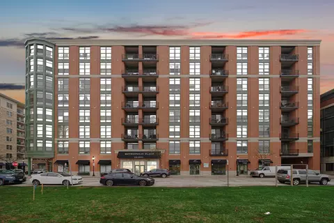 1 S Highland Ave #204, Arlington Heights, IL 60005